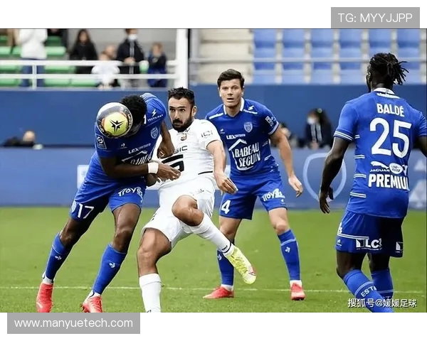 法尔肯堡与北平雪的精彩对决揭示足球战术与团队精神的完美结合