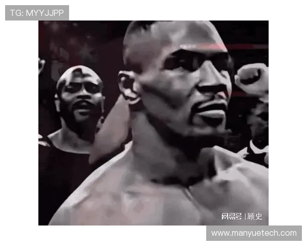 罗伊琼斯与泰森世纪对决揭幕拳坛传奇之战的激烈与荣耀