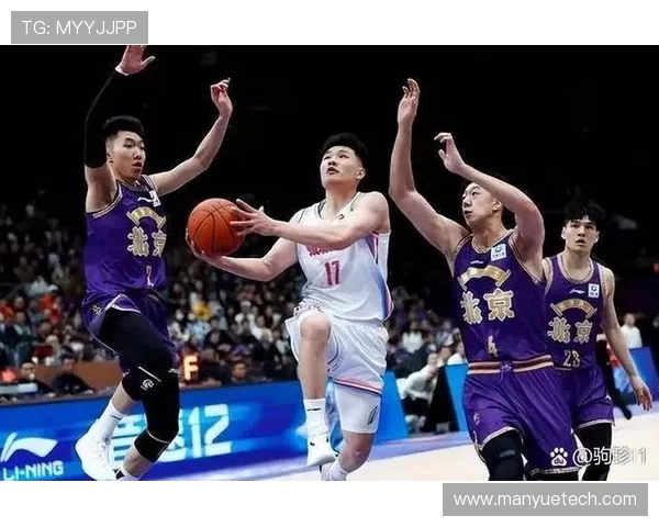 重庆篮球队战术解析：构建高效控制体系的关键策略与实践