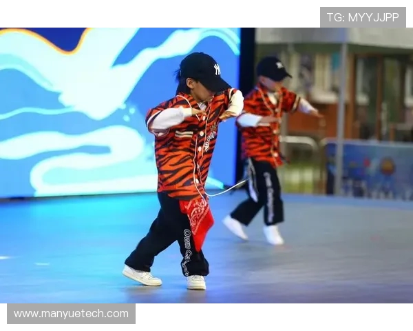 街舞战术解析:西安街舞队边路渗透体系的创新与实践探讨 街舞战术解析:西安街舞队边路渗透体系的创新与实践探讨